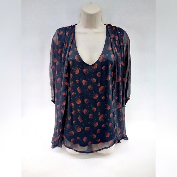 ⭐3/$30 Stitch and Knot Sheer Crescent Moon Top Small - Picture 1 of 8